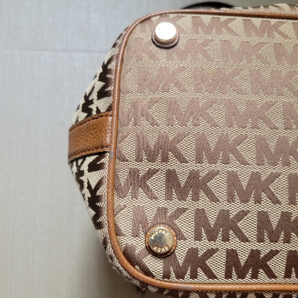 Michael Kors Jet Set Grab Bag Jacquard MK signature. - Picture 9 of 16